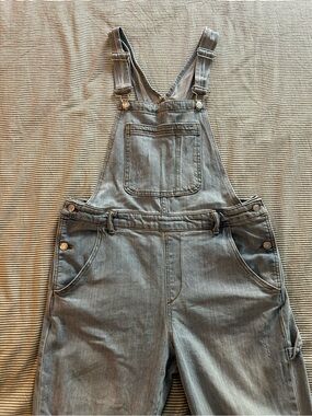 Women's Denim Overall Jumpsuit - Light Wash